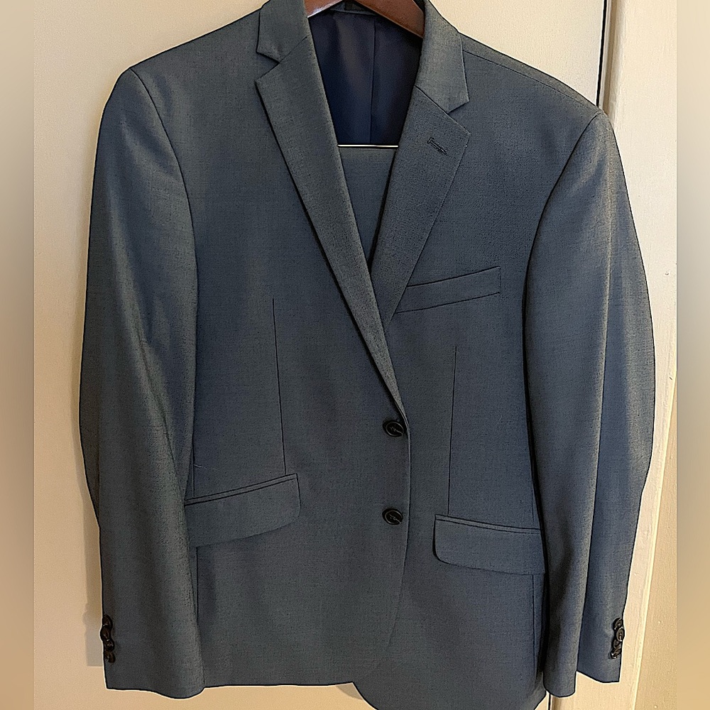 Kenneth Cole Reaction Men’s Suit